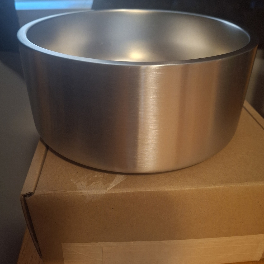 Uline Yeti Dog Bowl - Picture 6 of 8